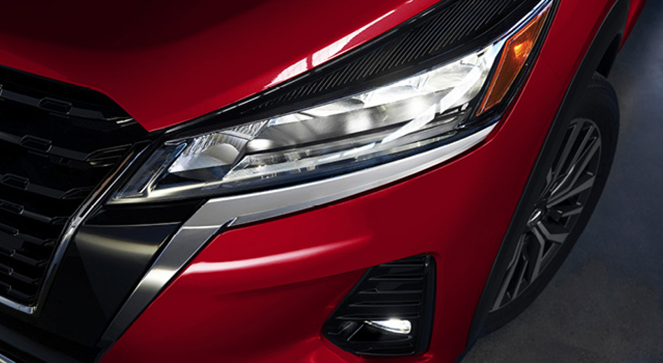 Nissan Kicks Left front headlight